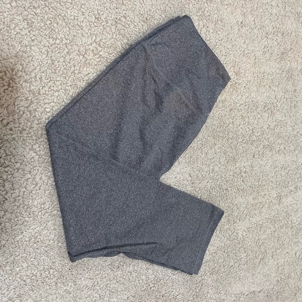 NWOT REEBOK LIGHT GREY 7/8 LEGGINGS
